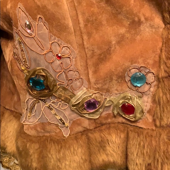 Fur, velvet and lace with stones- perfect! - Picture 3 of 6